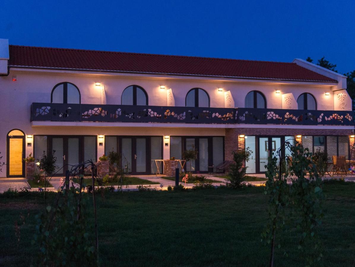 Hotel Boutique 23 Douăzeci şi Trei August Exterior foto