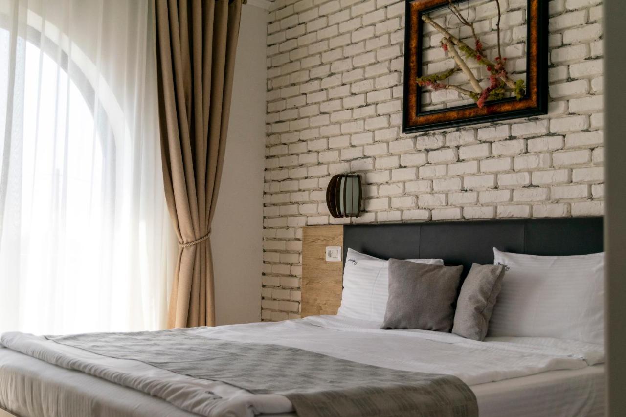 Hotel Boutique 23 Douăzeci şi Trei August Exterior foto