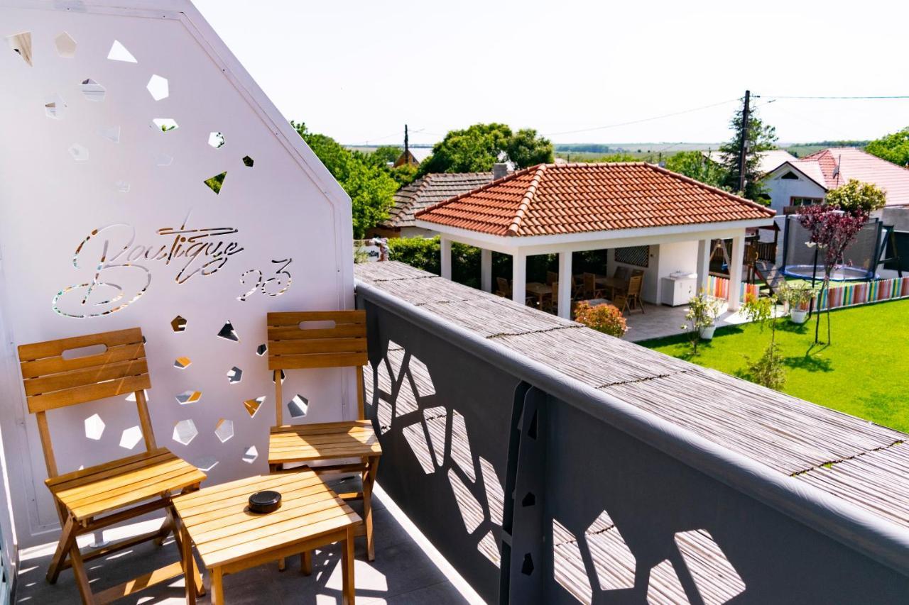 Hotel Boutique 23 Douăzeci şi Trei August Exterior foto