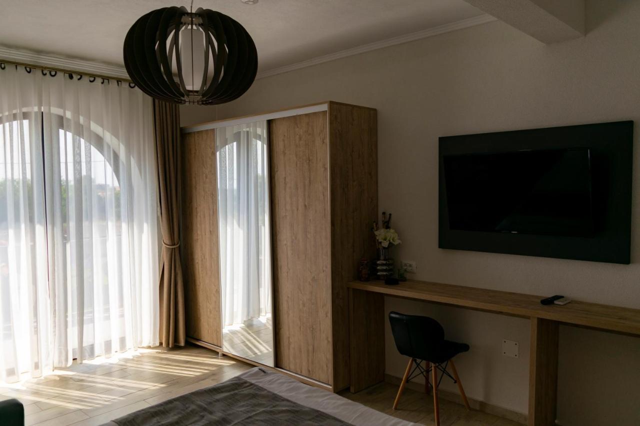 Hotel Boutique 23 Douăzeci şi Trei August Exterior foto